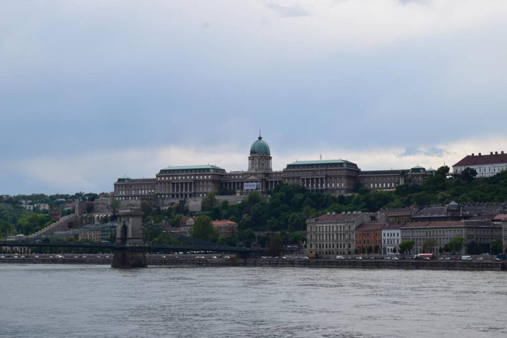 Cosy Apartment Just Next To Parliament Budapest Exterior photo