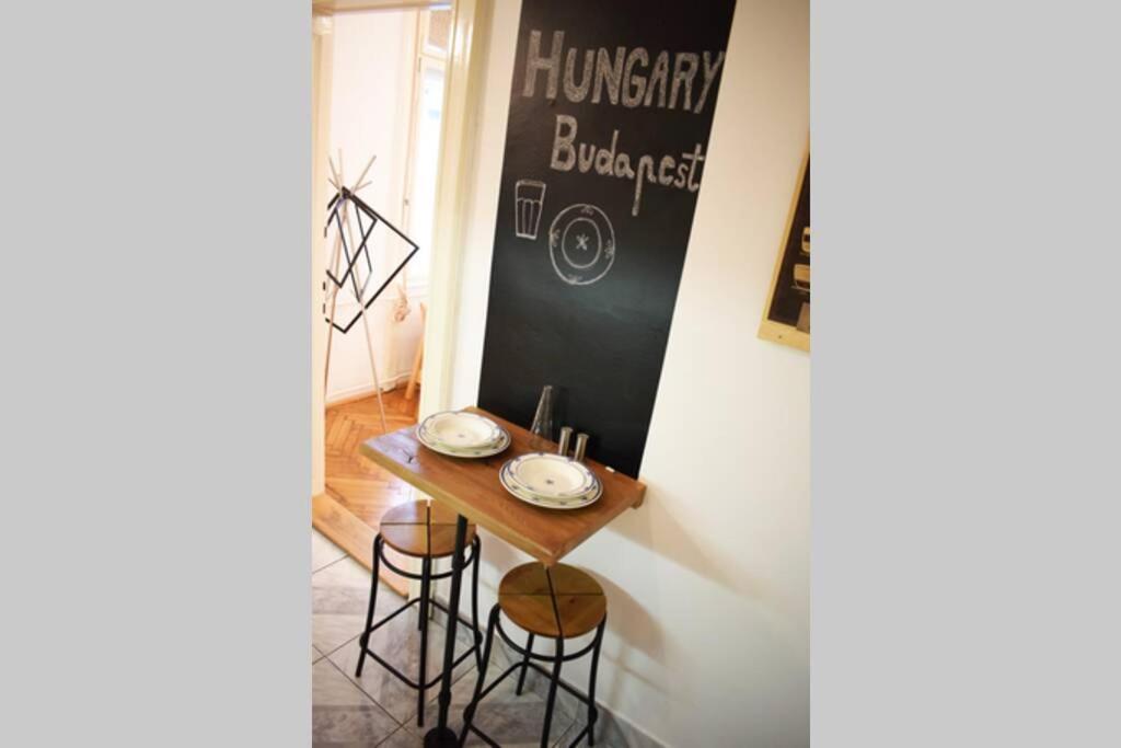 Cosy Apartment Just Next To Parliament Budapest Exterior photo